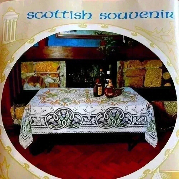 Gorgeous Scottish tablecloth. 68 x 108 oval. - Picture 5 of 6